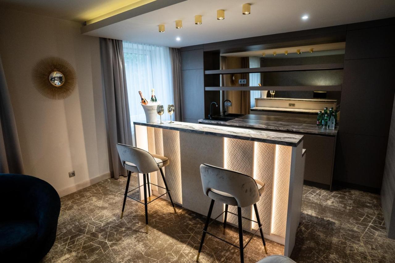 Komárno Hotel Europa מראה חיצוני תמונה