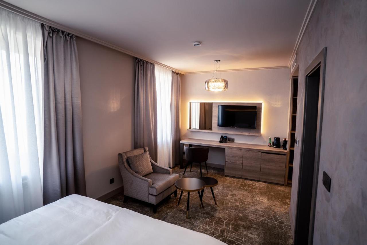 Komárno Hotel Europa מראה חיצוני תמונה