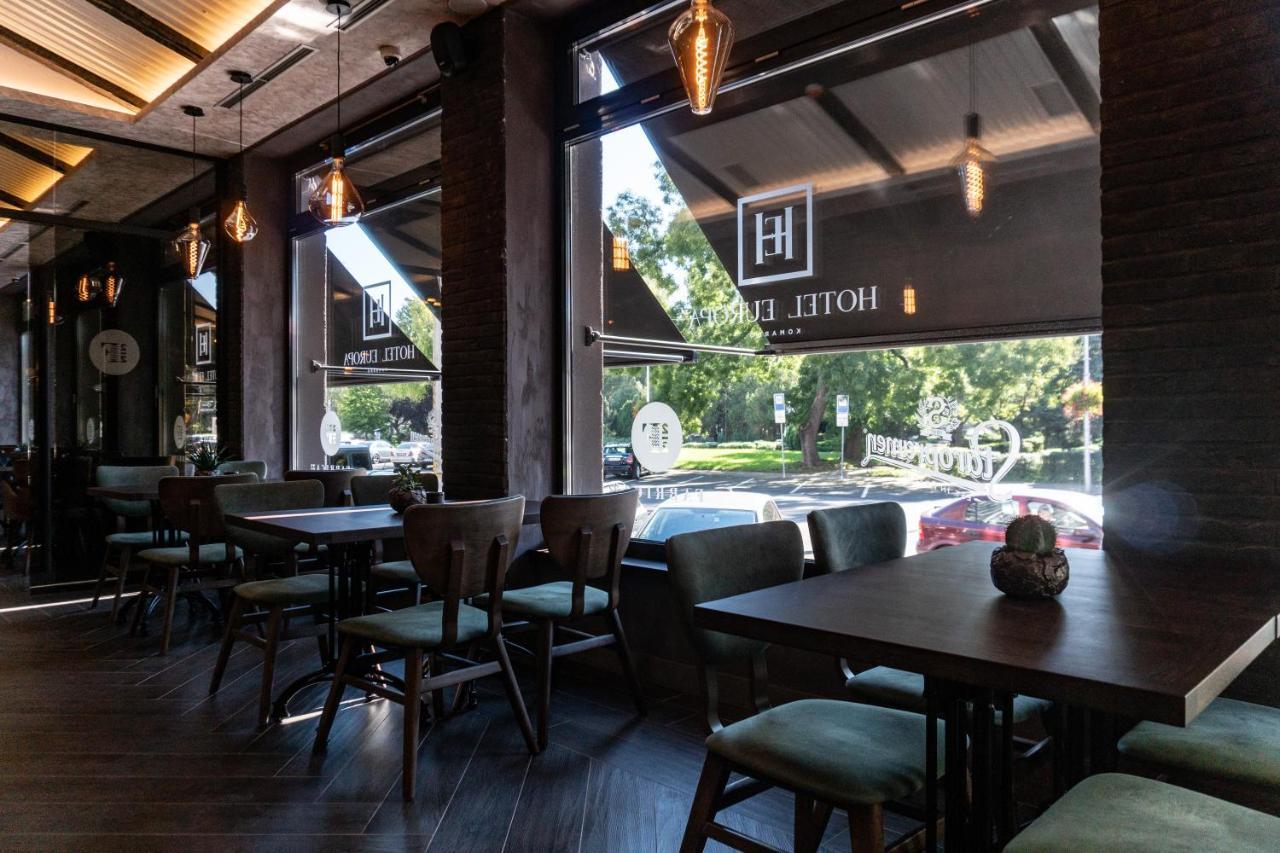 Komárno Hotel Europa מראה חיצוני תמונה