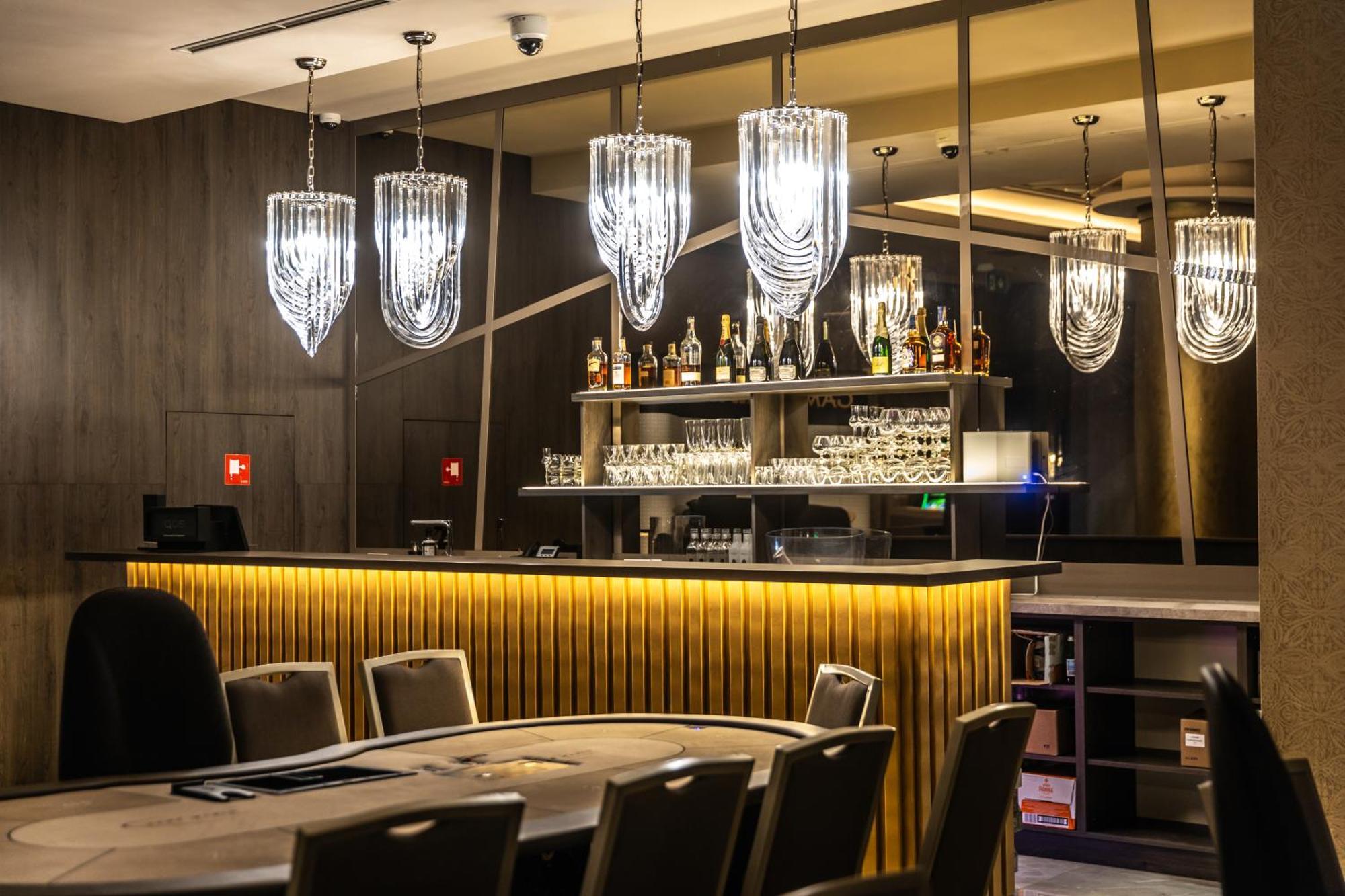 Komárno Hotel Europa מראה חיצוני תמונה